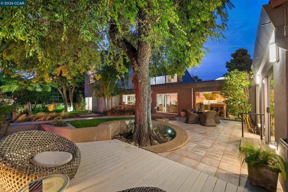 65 Bates Blvd Orinda, CA 94563