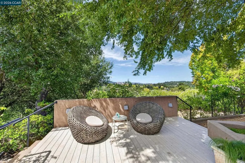65 Bates Blvd Orinda, CA 94563