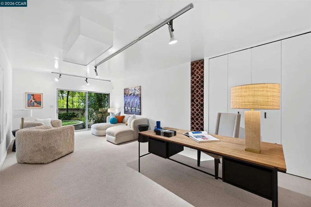 65 Bates Blvd Orinda, CA 94563