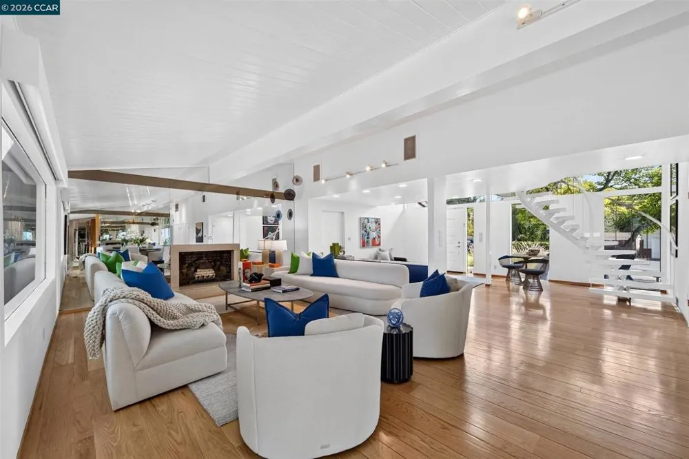 65 Bates Blvd Orinda, CA 94563