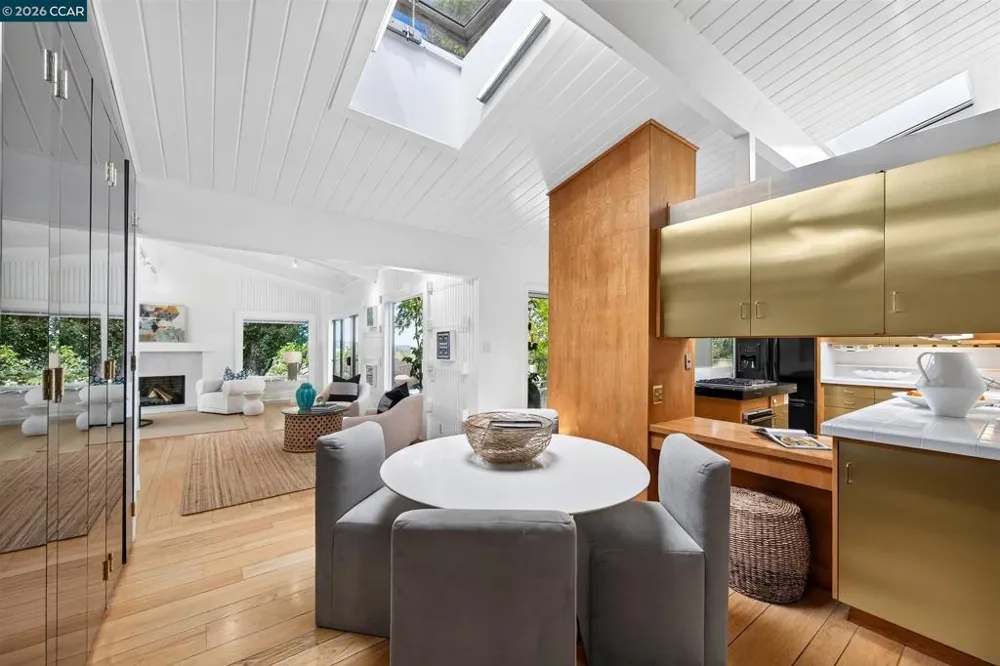 65 Bates Blvd Orinda, CA 94563