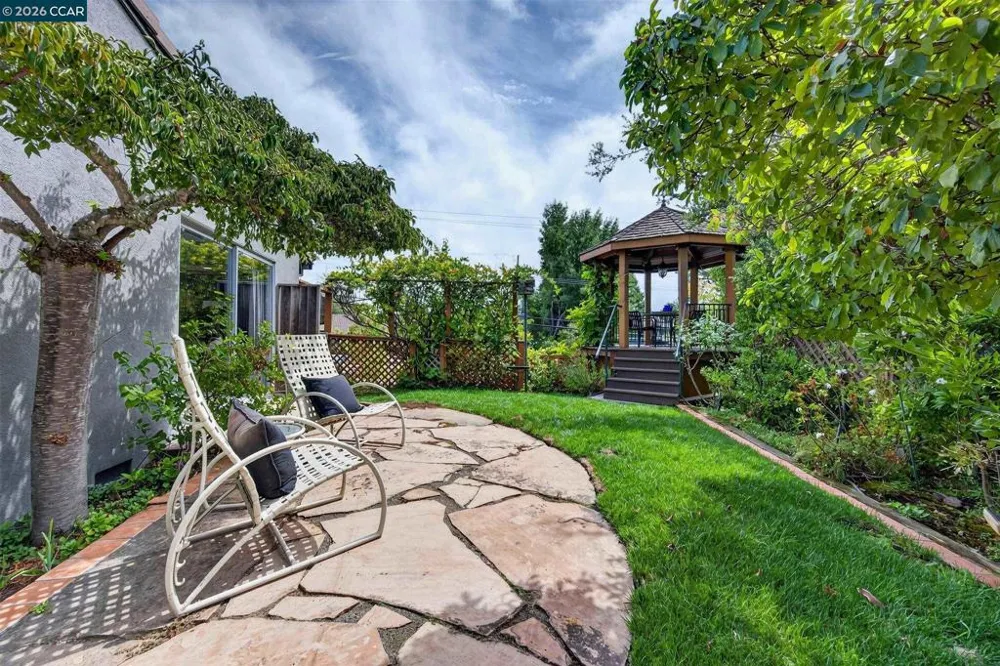65 Bates Blvd Orinda, CA 94563