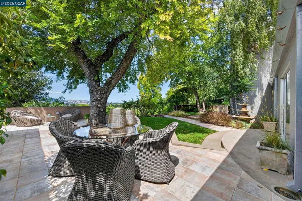 65 Bates Blvd Orinda, CA 94563