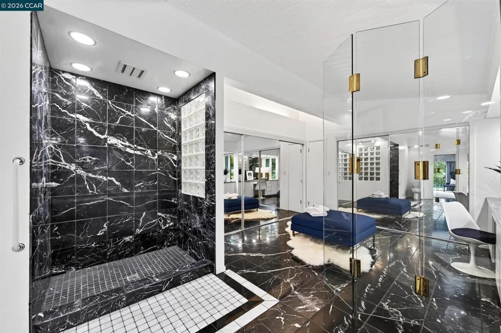 65 Bates Blvd Orinda, CA 94563
