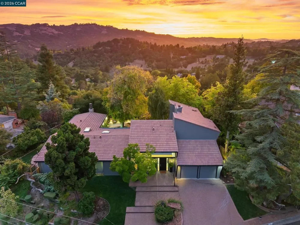 65 Bates Blvd Orinda, CA 94563