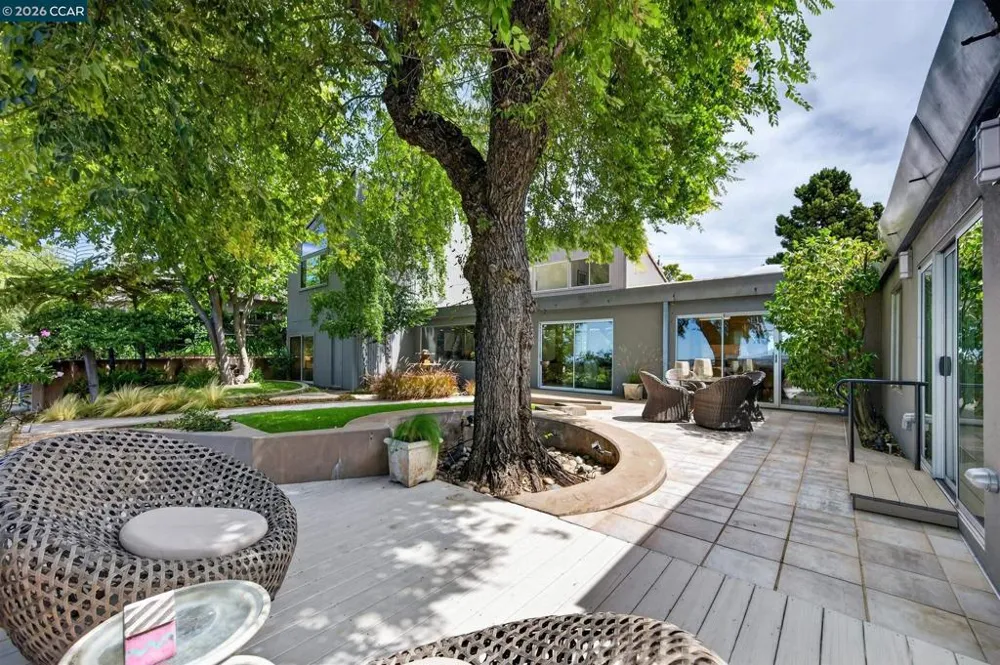 65 Bates Blvd Orinda, CA 94563