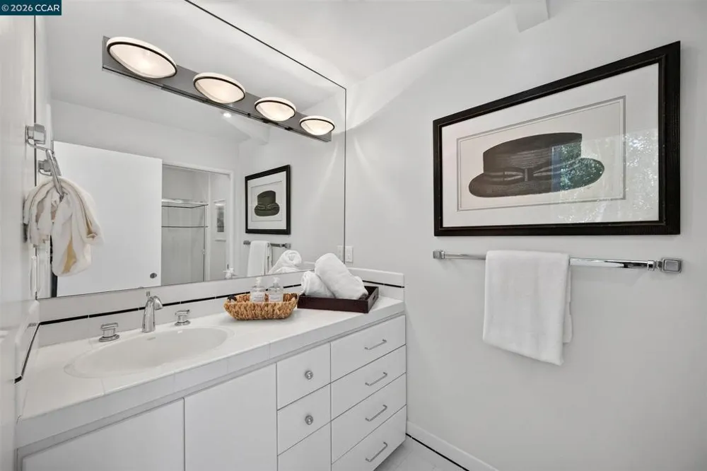65 Bates Blvd Orinda, CA 94563