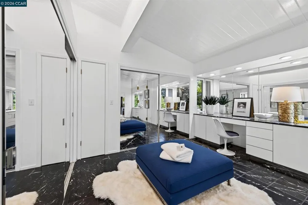 65 Bates Blvd Orinda, CA 94563