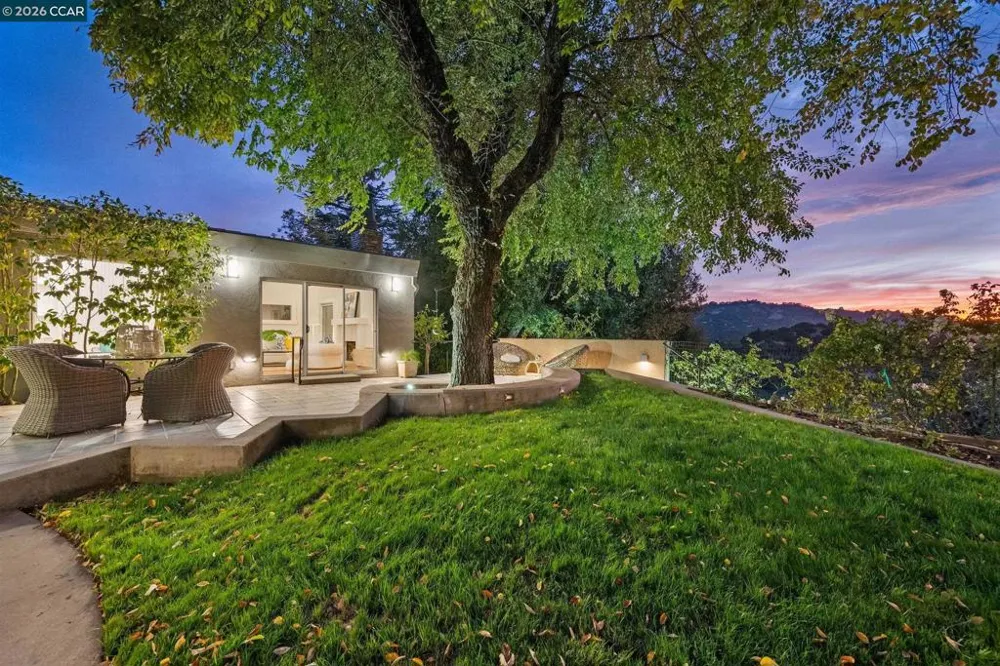 65 Bates Blvd Orinda, CA 94563