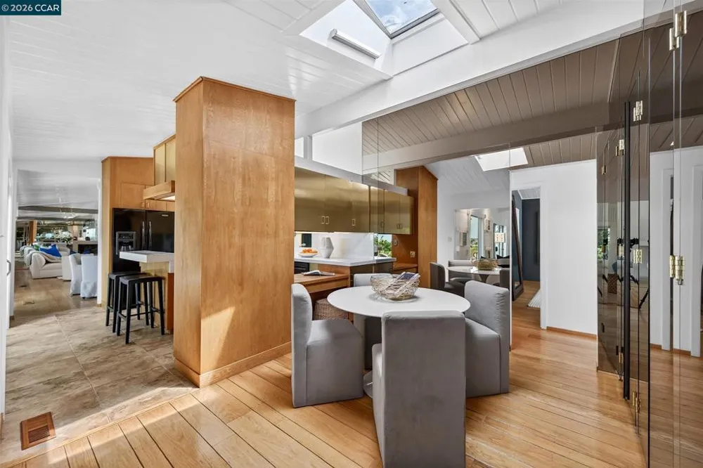 65 Bates Blvd Orinda, CA 94563
