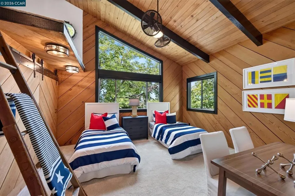 65 Bates Blvd Orinda, CA 94563