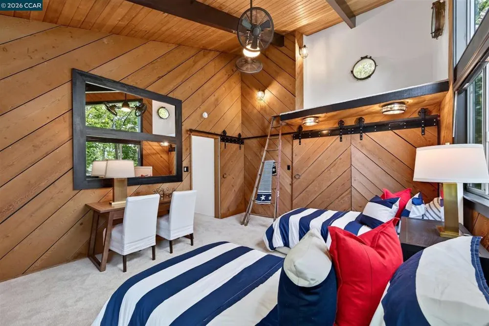 65 Bates Blvd Orinda, CA 94563