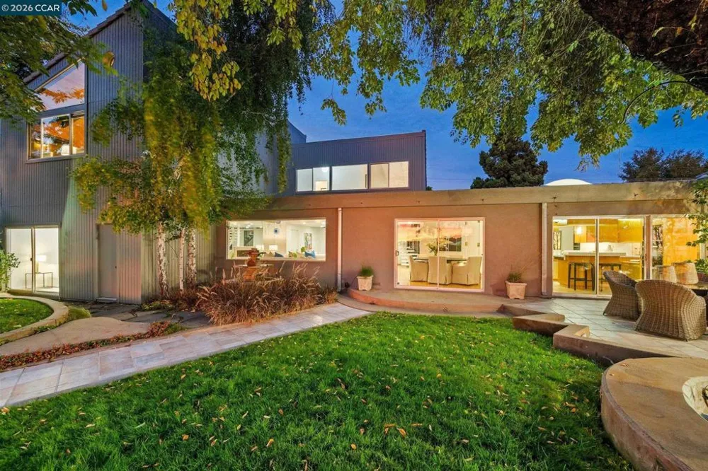 65 Bates Blvd Orinda, CA 94563