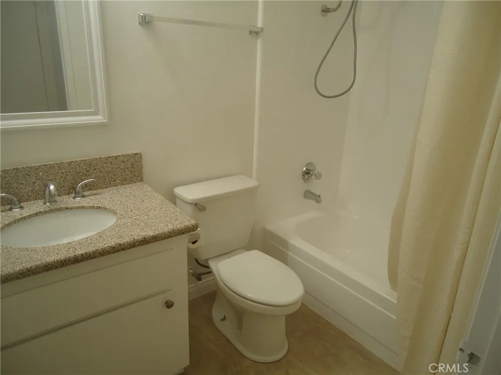 17762 Paseo #C Huntington Beach, CA 92647