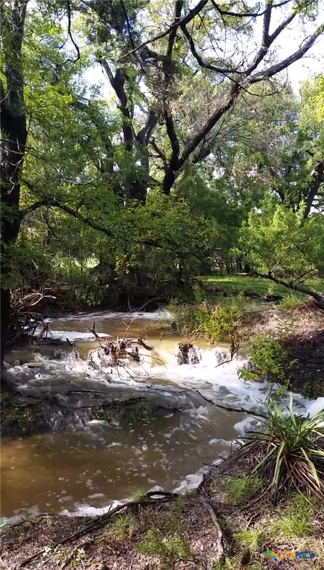 745 S Rocky Trail Lampasas, TX 76550