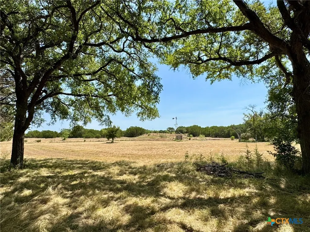 745 S Rocky Trail Lampasas, TX 76550