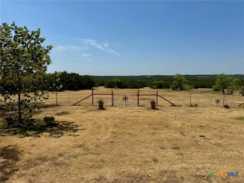 745 S Rocky Trail Lampasas, TX 76550