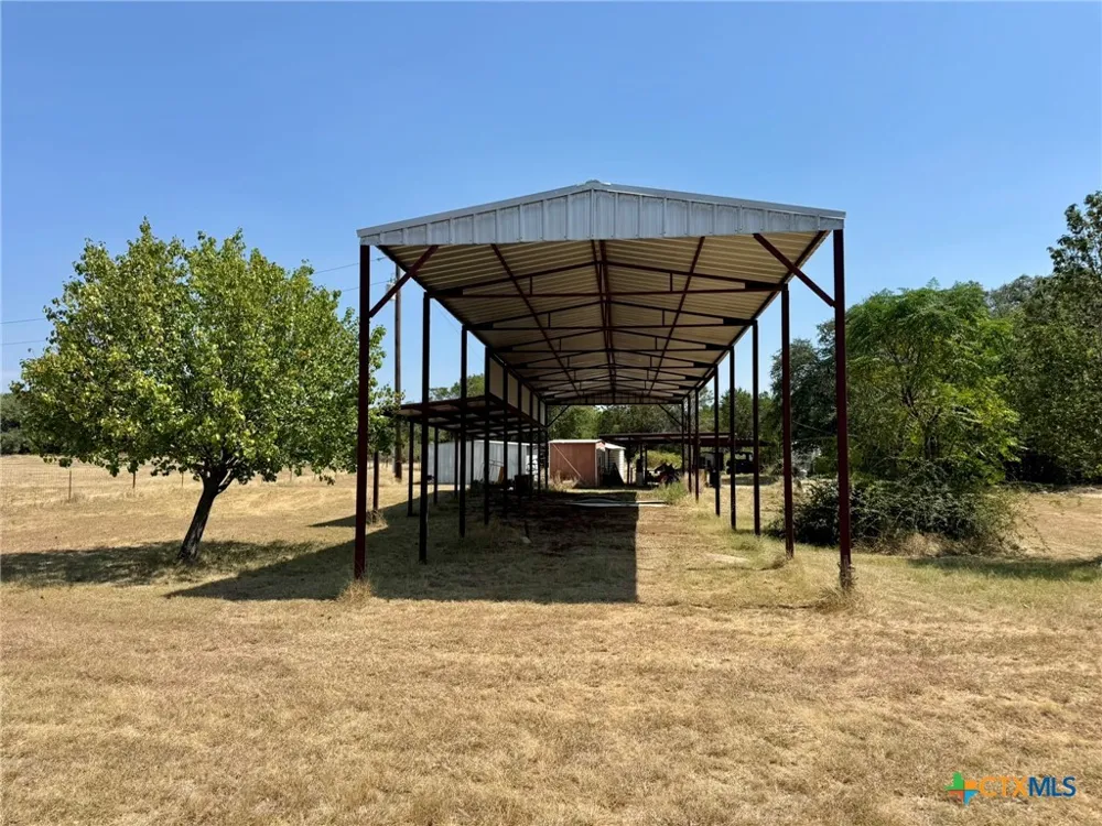 745 S Rocky Trail Lampasas, TX 76550