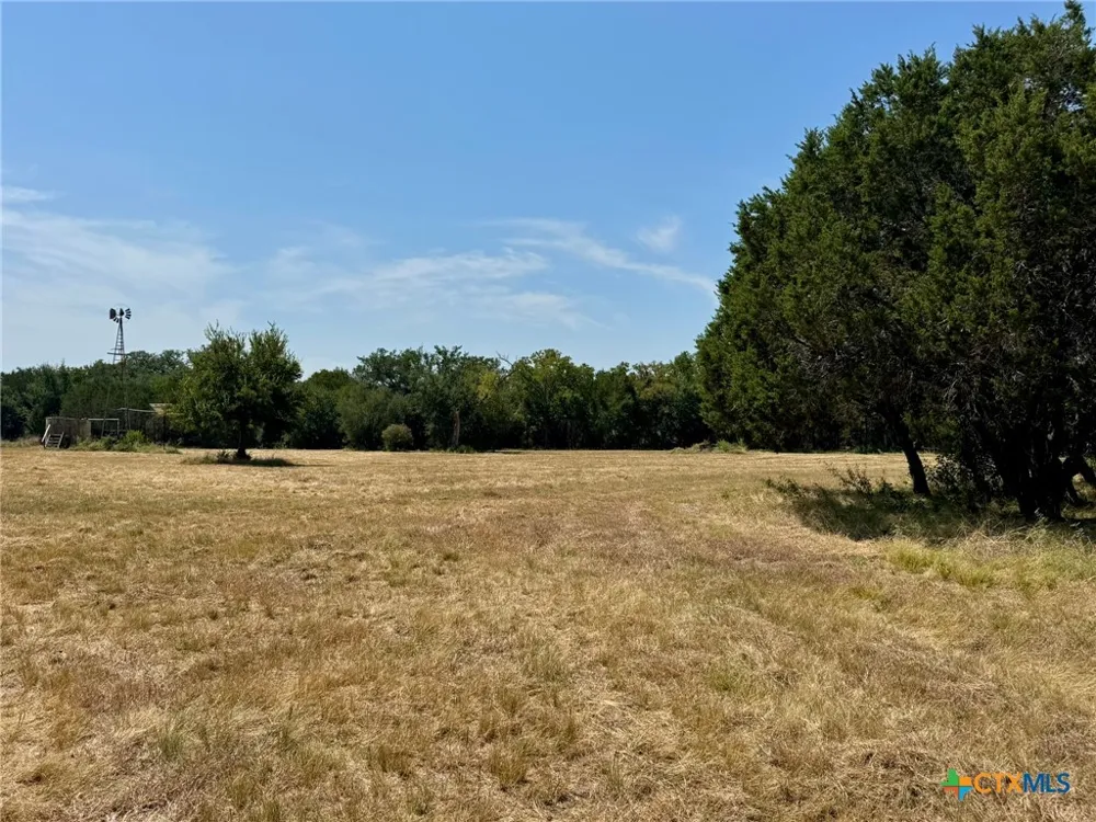 745 S Rocky Trail Lampasas, TX 76550