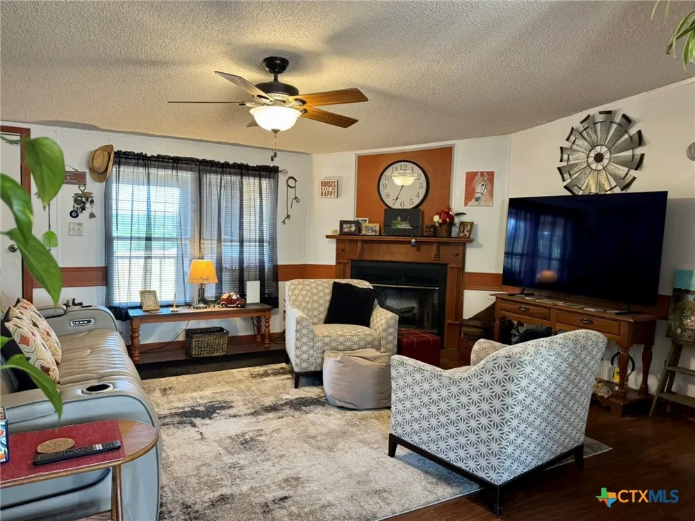 745 S Rocky Trail Lampasas, TX 76550
