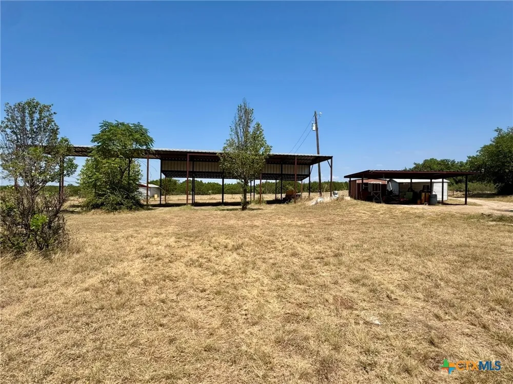 745 S Rocky Trail Lampasas, TX 76550