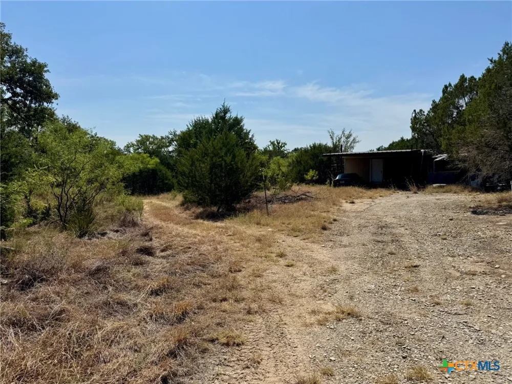 745 S Rocky Trail Lampasas, TX 76550