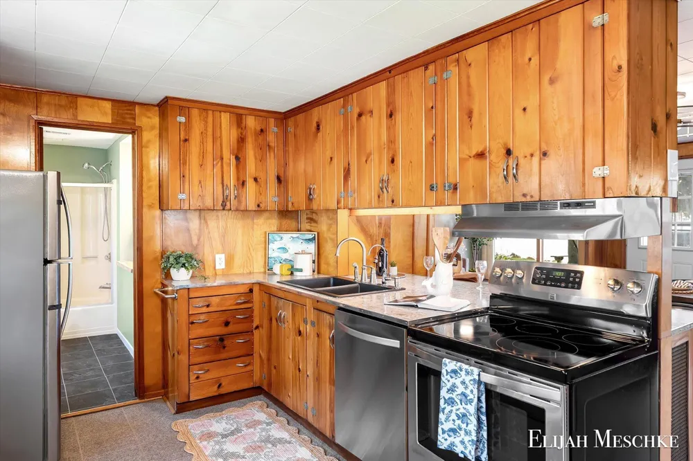 1970 Parker Drive Wayland, MI 49348