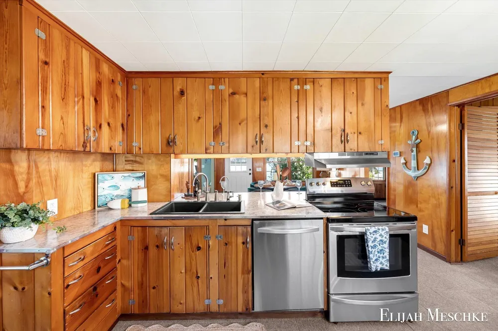 1970 Parker Drive Wayland, MI 49348