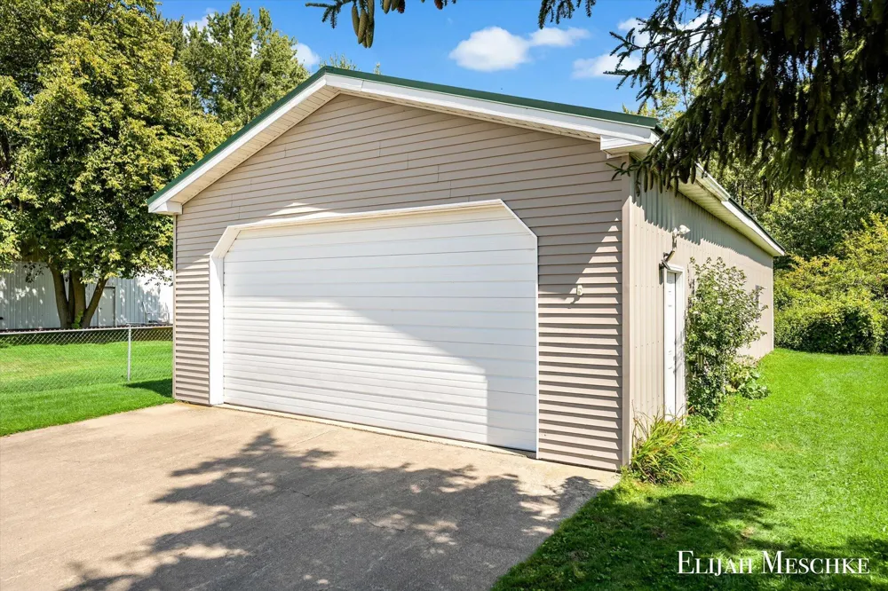 1970 Parker Drive Wayland, MI 49348