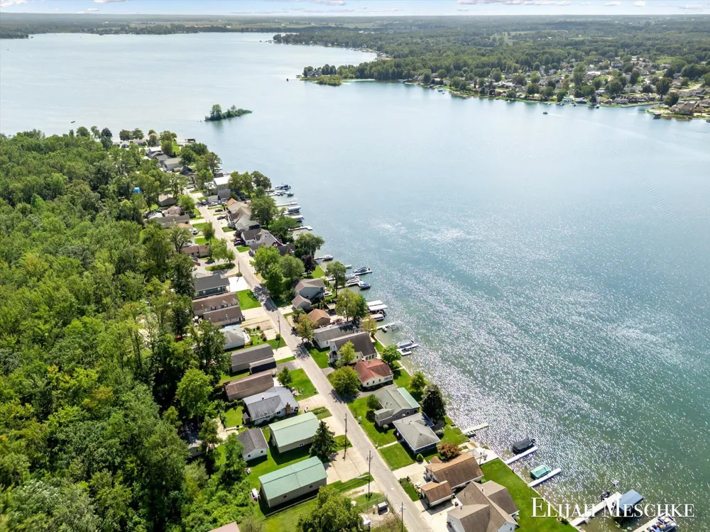 1970 Parker Drive Wayland, MI 49348