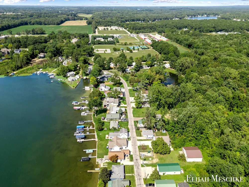 1970 Parker Drive Wayland, MI 49348