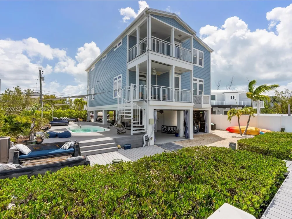 117 La Paloma Rd Key Largo, FL 33037
