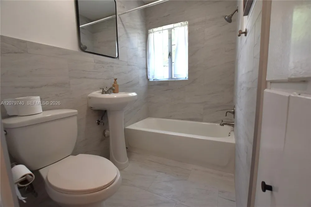 801 SE 4th Street #2 Boynton Beach, FL 33435