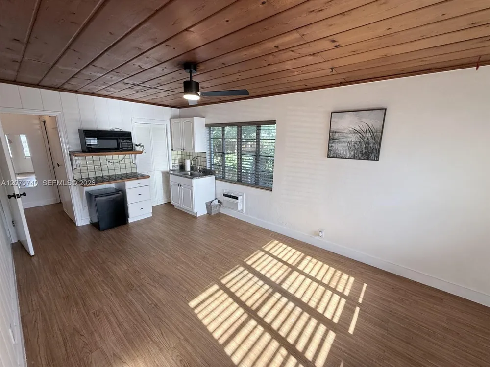 801 SE 4th Street #2 Boynton Beach, FL 33435