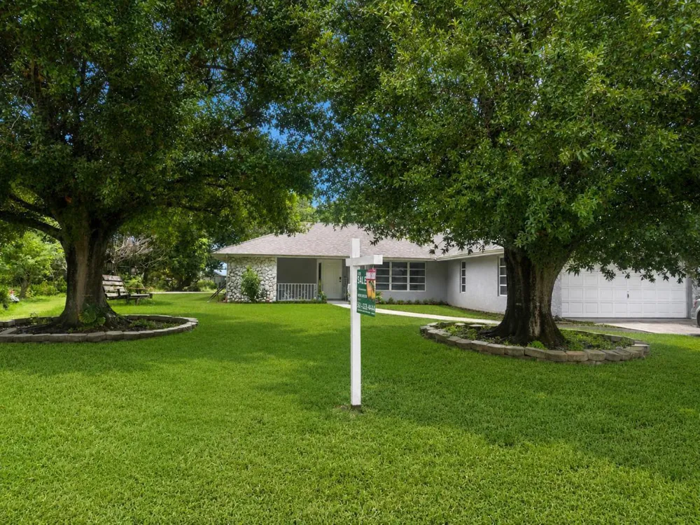 2082 SE Hanford Road Port St. Lucie, FL 34952