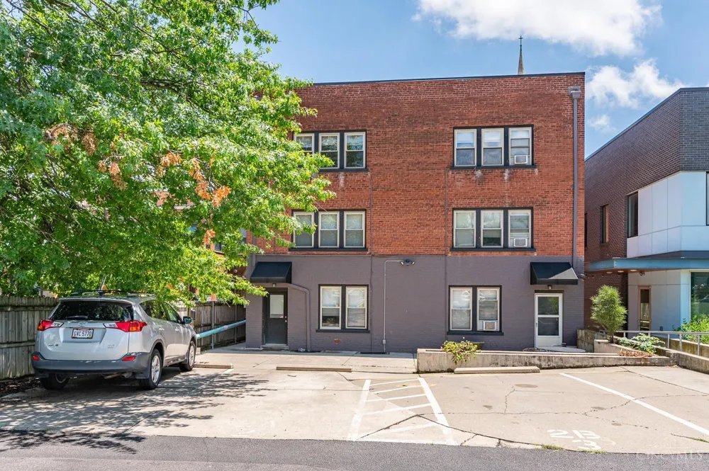 3096 Madison Road #9 Cincinnati, OH 45209