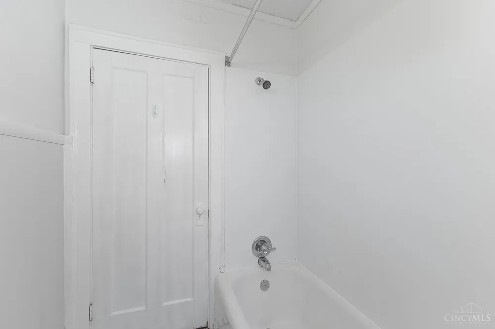 3096 Madison Road #9 Cincinnati, OH 45209