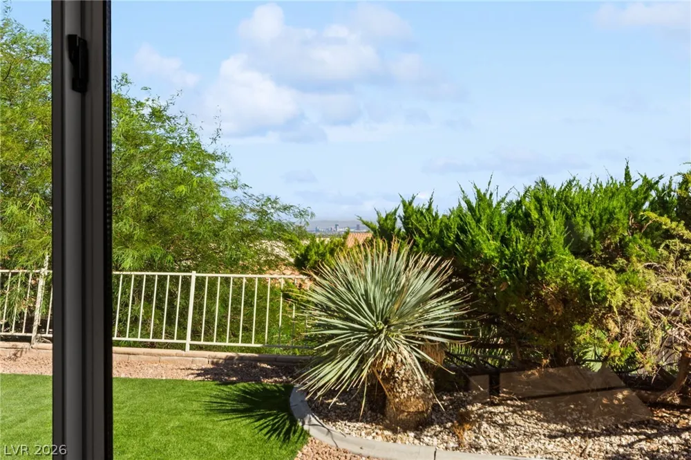 10701 Back Plains Drive Las Vegas, NV 89134
