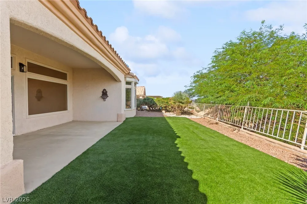 10701 Back Plains Drive Las Vegas, NV 89134