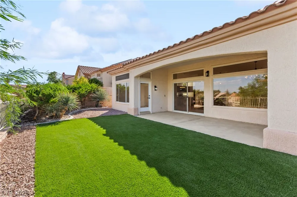 10701 Back Plains Drive Las Vegas, NV 89134