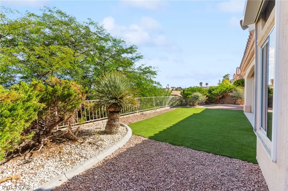 10701 Back Plains Drive Las Vegas, NV 89134
