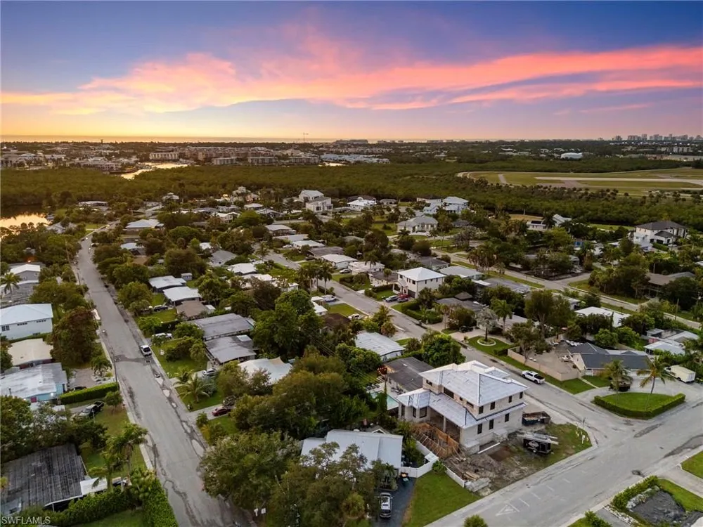 2160 Holiday Lane Naples, FL 34104