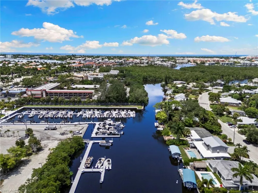 2160 Holiday Lane Naples, FL 34104