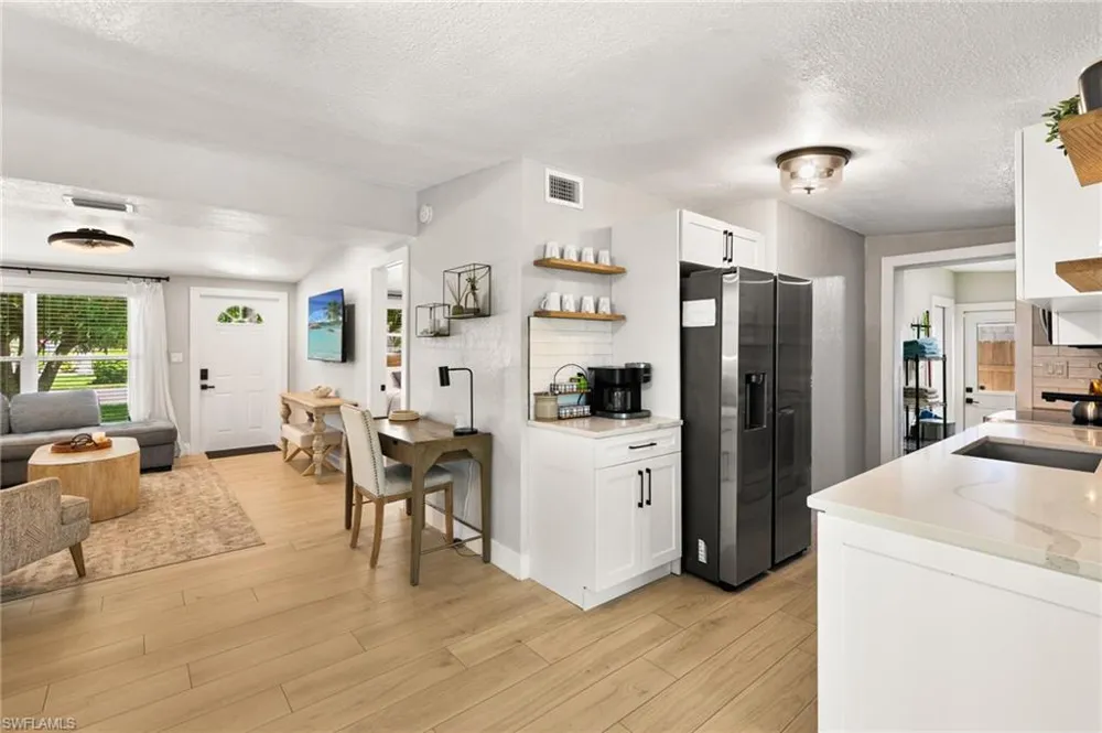 2160 Holiday Lane Naples, FL 34104
