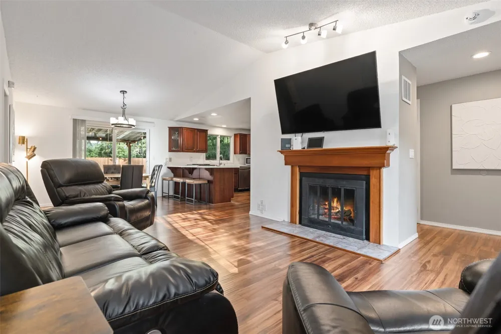6009 190th Avenue E Lake Tapps, WA 98391