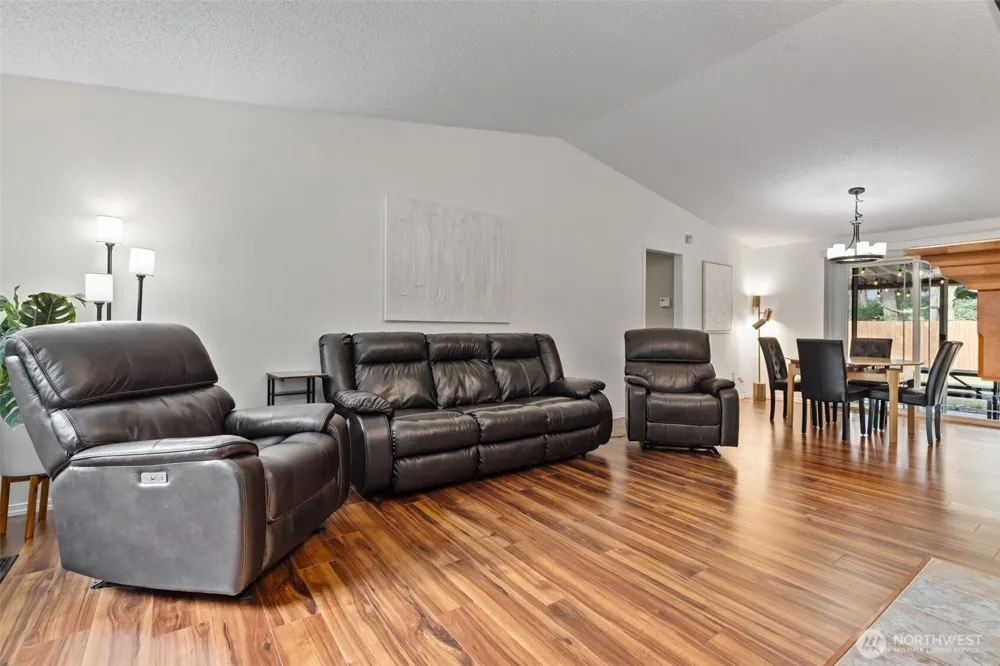 6009 190th Avenue E Lake Tapps, WA 98391