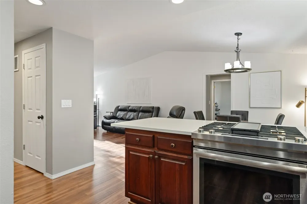 6009 190th Avenue E Lake Tapps, WA 98391