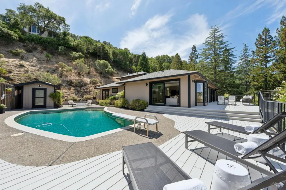 211 Fairway Drive Novato, CA 94949