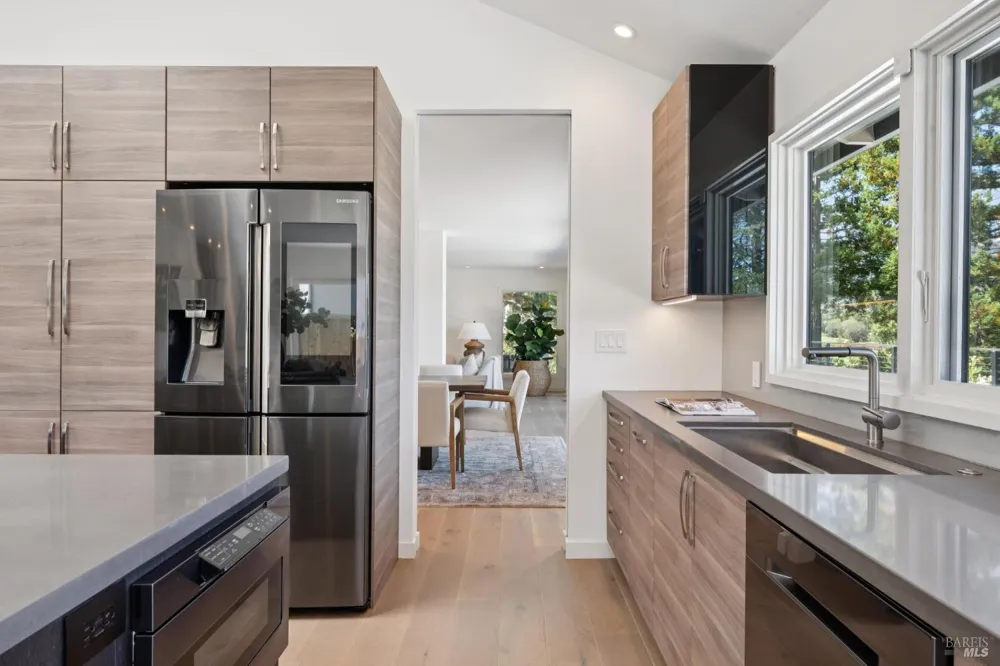 211 Fairway Drive Novato, CA 94949