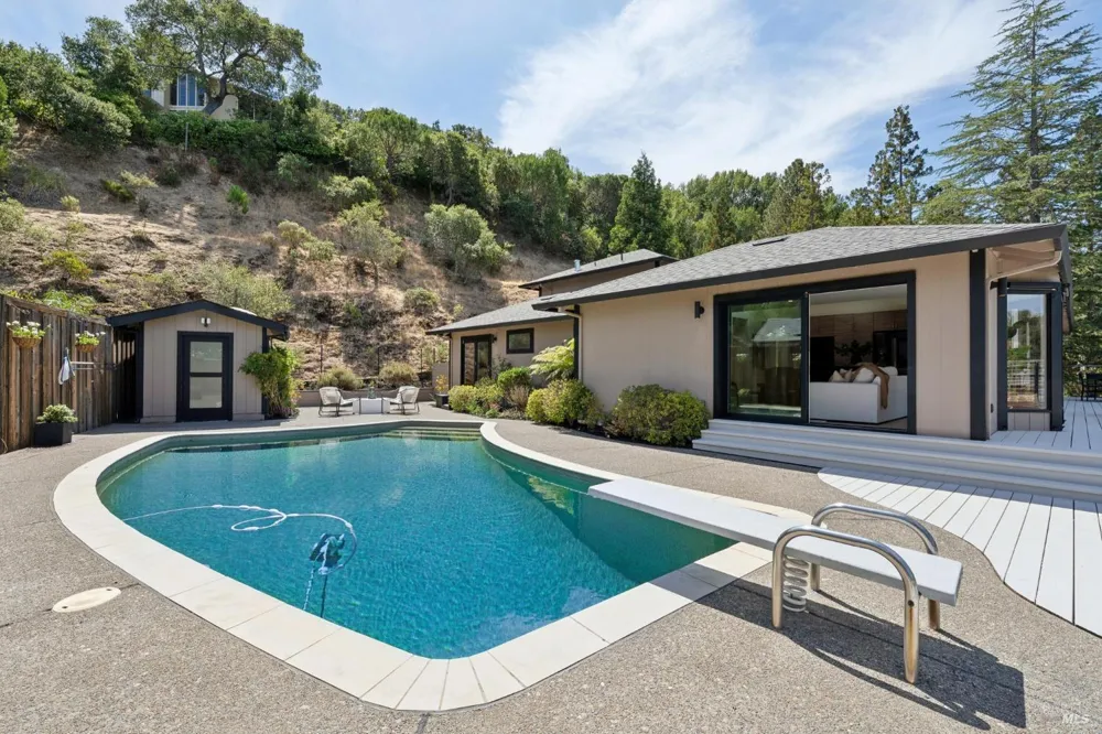 211 Fairway Drive Novato, CA 94949